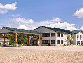 Zellar'S Village Inn Newberry Exterior photo