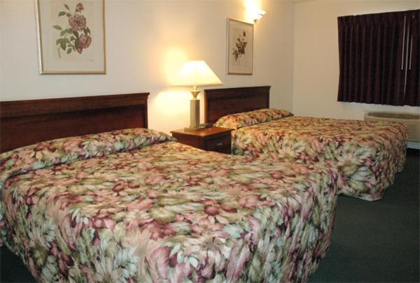 Zellar'S Village Inn Newberry Room photo