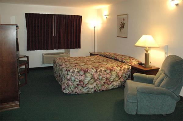 Zellar'S Village Inn Newberry Room photo
